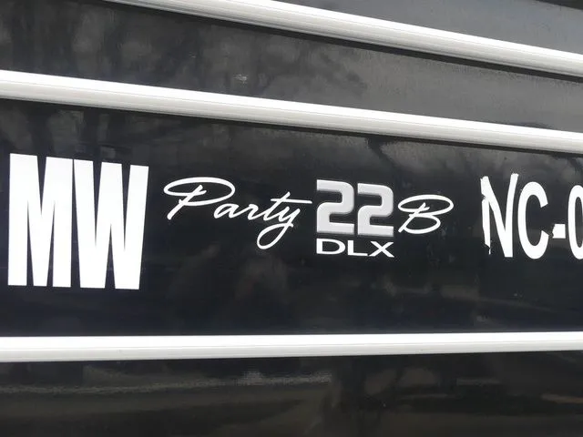 Slide: The Image of Sun Tracker Party Barge 22 DLX 2022 - 9