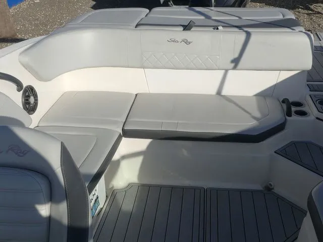 Slide: The Image of Sea Ray SPX 210 2020 - 15