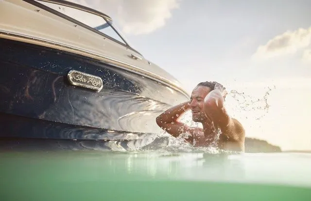 Slide: The Image of Sea Ray SPX 210 2020 - 4