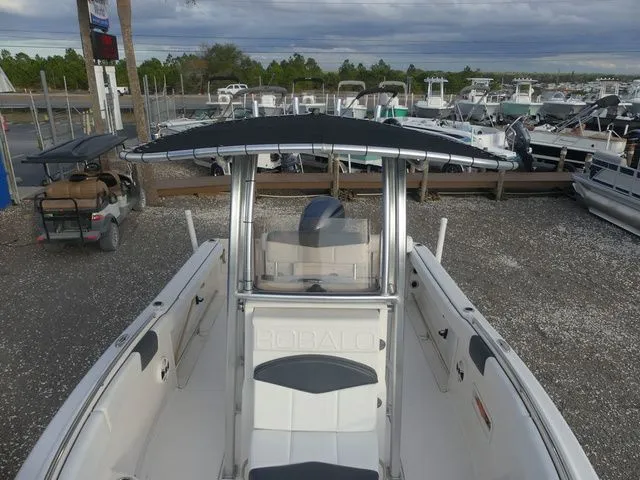 Slide: The Image of Robalo R222 2020 - 14