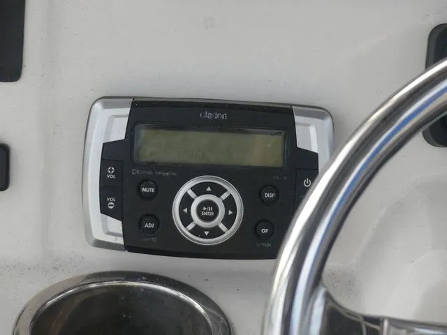 Slide: The Image of Robalo R222 2020 - 23