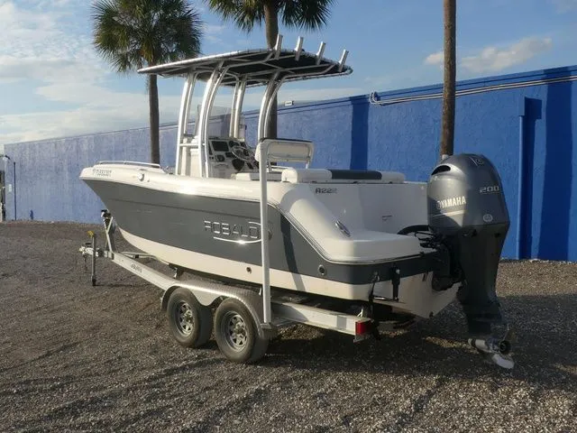 Slide: The Image of Robalo R222 2020 - 6