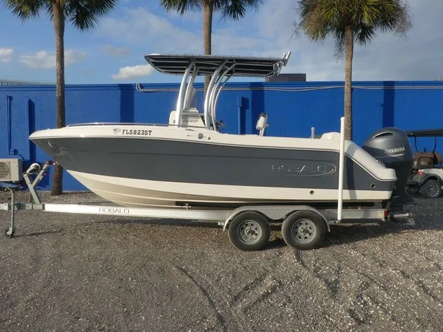 Slide: The Image of Robalo R222 2020 - 7