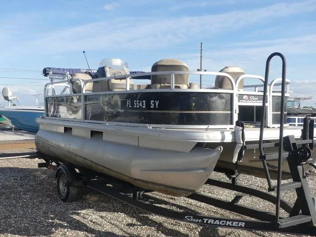 Slide: The Image of Sun Tracker Bass Buggy® 16 XL 2021 - 3