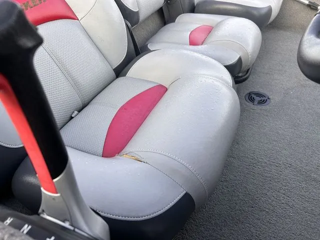 Slide: The Image of Tracker 175 2012 - 10