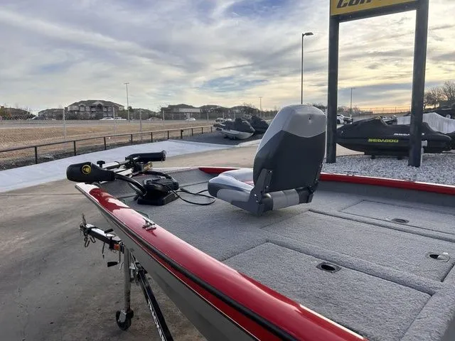 Slide: The Image of Tracker 175 2012 - 7