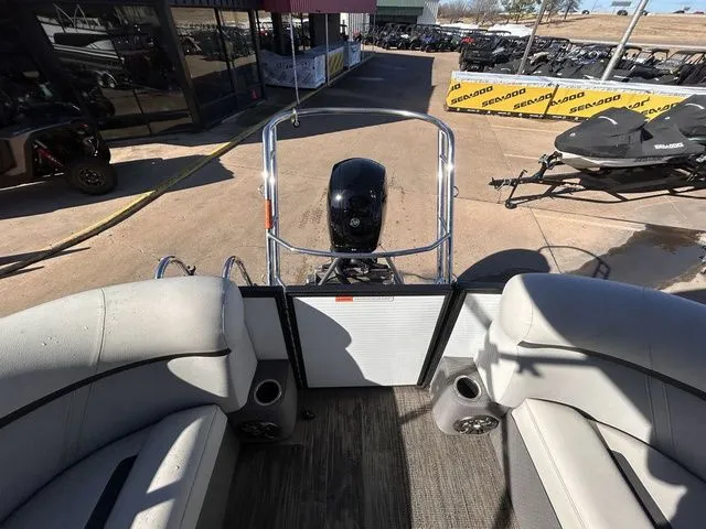 Slide: The Image of Crest Classic LX 220 L CPT 2023 - 17