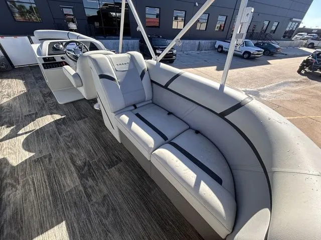 Slide: The Image of Crest Classic LX 220 L CPT 2023 - 20