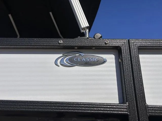 Slide: The Image of Crest Classic LX 220 L CPT 2023 - 4