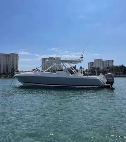 Slide: The Image of Intrepid 327 C 2014 - 2