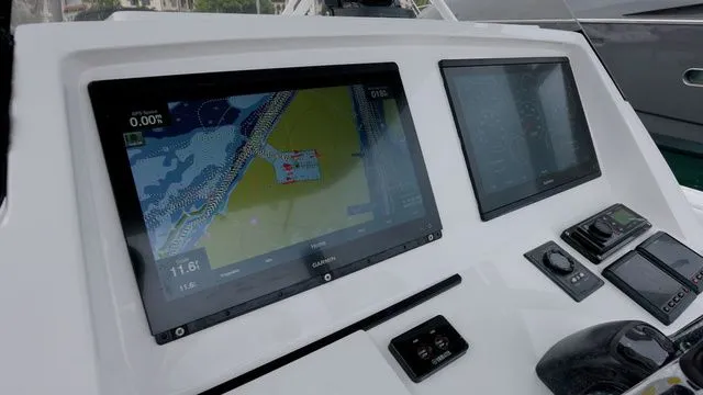 Slide: The Image of Intrepid 327 C 2014 - 6