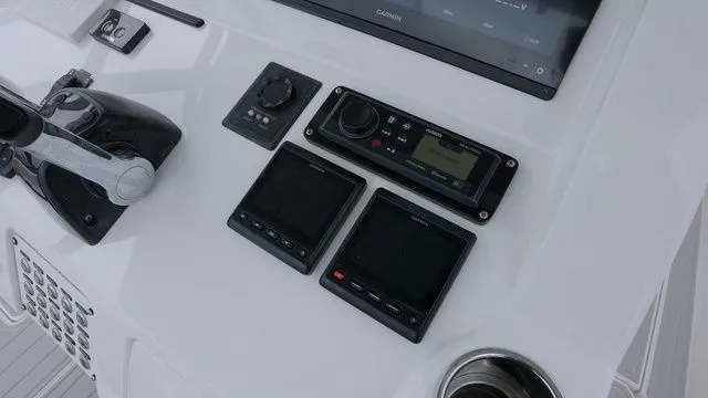 Slide: The Image of Intrepid 327 C 2014 - 7