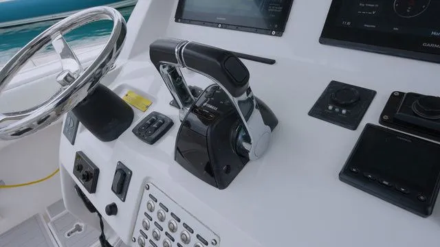 Slide: The Image of Intrepid 327 C 2014 - 8