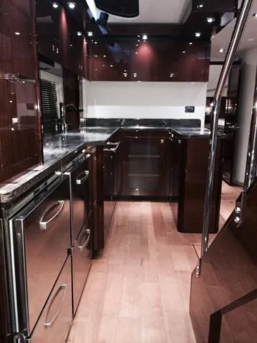 Slide: The Image of Sea Ray 580 Sundancer 2013 - 11