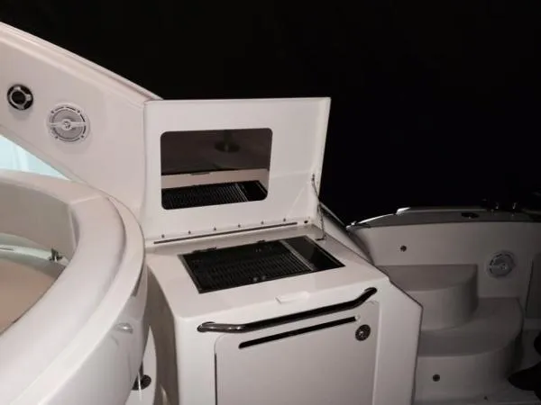 Slide: The Image of Sea Ray 580 Sundancer 2013 - 6