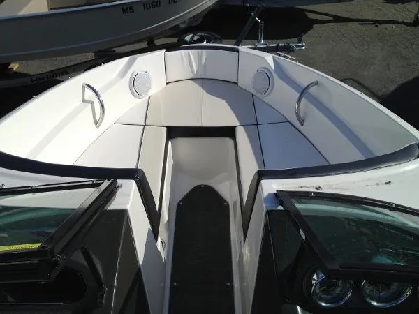 Slide: The Image of Sea Ray 190 Sport with Trailer ~ Certified Preowned 2012 - 5