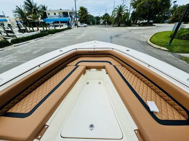 Slide: The Image of Shearwater 260 LFX 2026 - 19