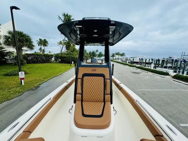 Slide: The Image of Shearwater 260 LFX 2026 - 21