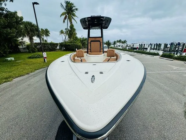 Slide: The Image of Shearwater 260 LFX 2026 - 22