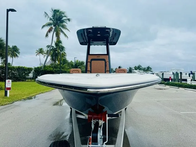 Slide: The Image of Shearwater 260 LFX 2026 - 26