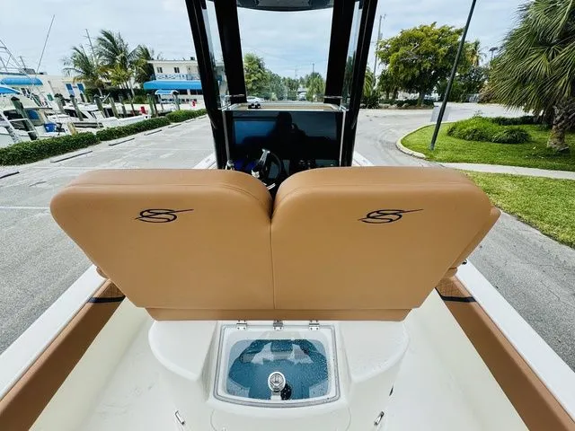 Slide: The Image of Shearwater 260 LFX 2026 - 8