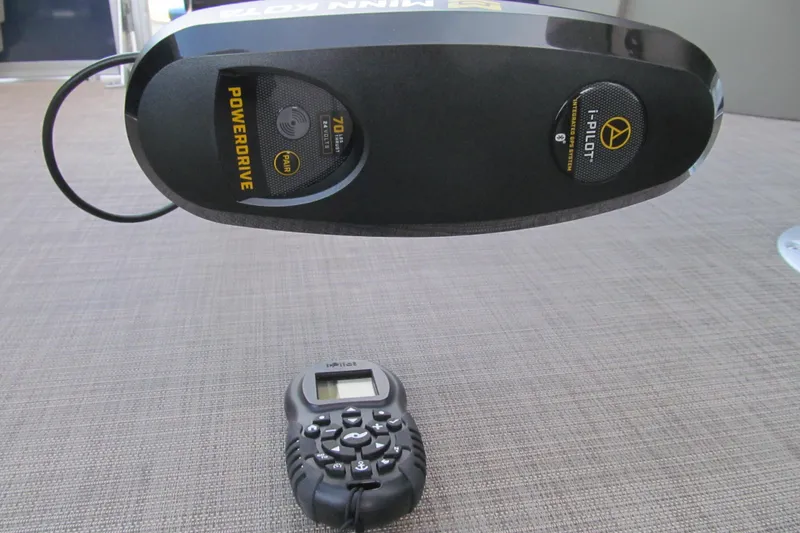 Slide: The Image of Trolling motor with i-Pilot remote for 2024 Sun Tracker Bass Buggy 18 DLX. - 7