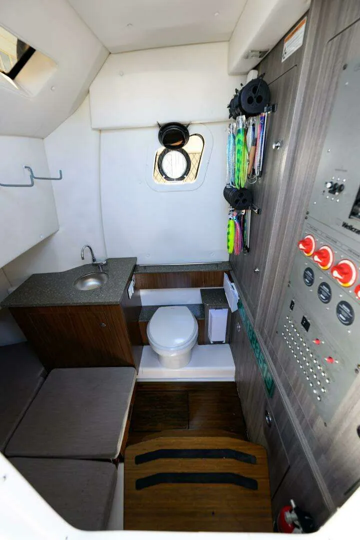 Slide: The Image of Wellcraft 352 Fisherman 2019 - 3