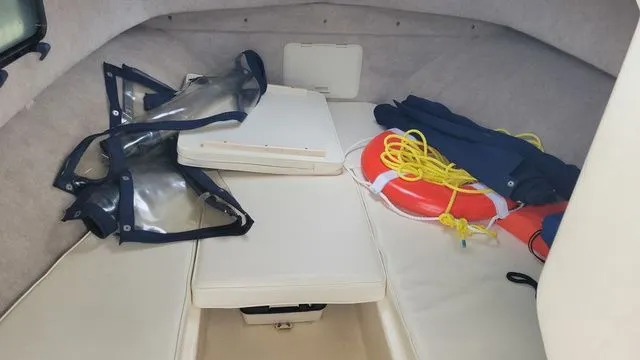 Slide: The Image of Parker Marine 2310 Walkaround 2004 - 7
