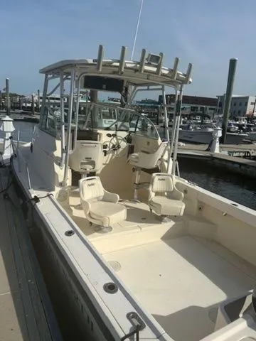 Slide: The Image of Parker Marine 2310 Walkaround 2004 - 8