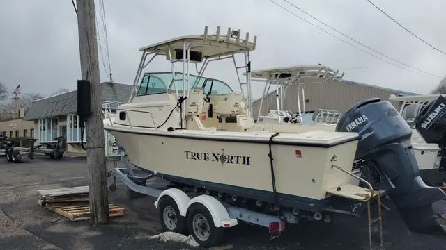 Slide: The Image of Parker Marine 2310 Walkaround 2004 - 9