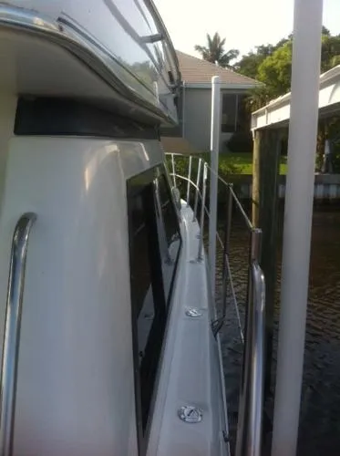 Slide: The Image of Bayliner 3258 Command Bridge 1997 - 7