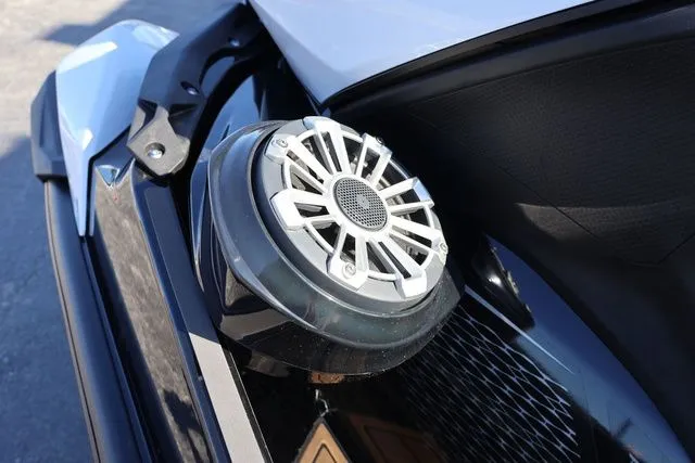 Slide: The Image of Kawasaki Jet Ski® Ultra® 160 LX 2026 - 16