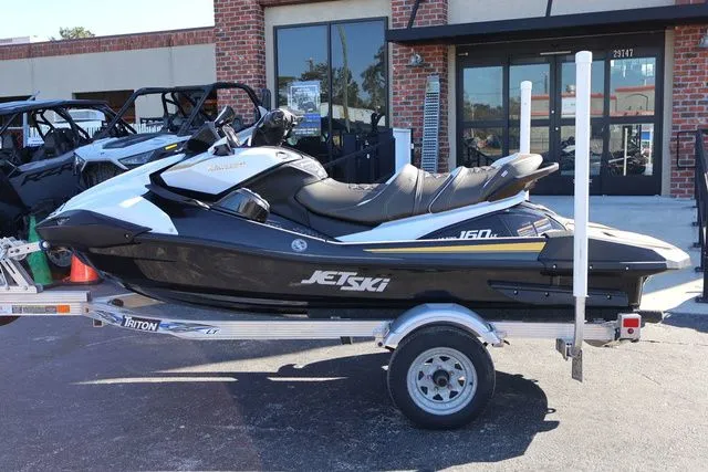 Slide: The Image of Kawasaki Jet Ski® Ultra® 160 LX 2026 - 3