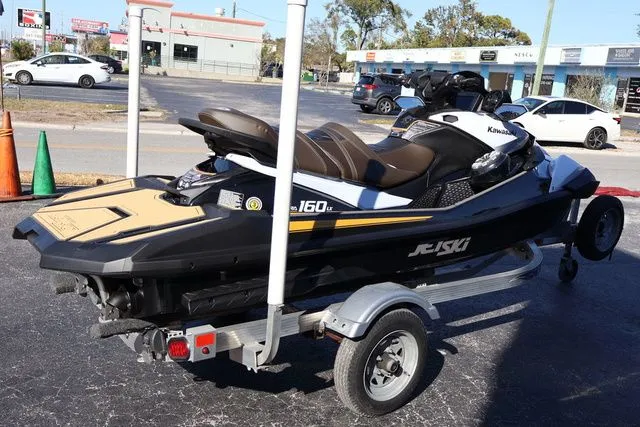 Slide: The Image of Kawasaki Jet Ski® Ultra® 160 LX 2026 - 6