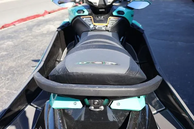 Slide: The Image of Kawasaki Jet Ski® Ultra® 310 LX-S 2026 - 12