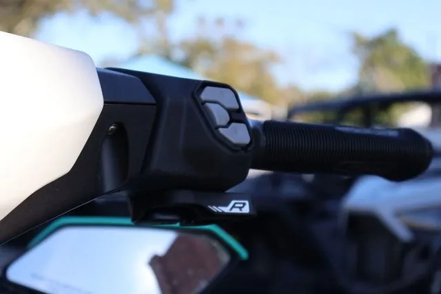 Slide: The Image of Kawasaki Jet Ski® Ultra® 310 LX-S 2026 - 14