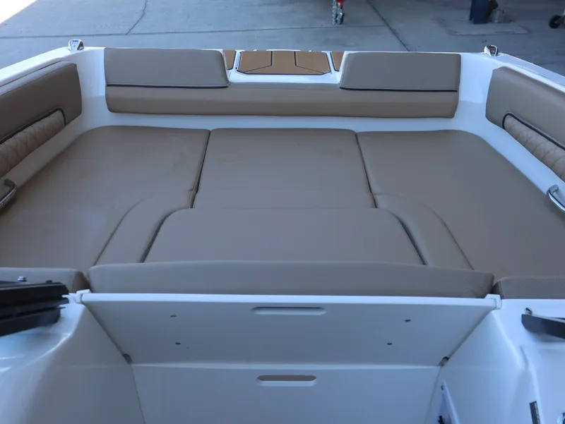 Slide: The Image of Bayliner D22 2026 - 6