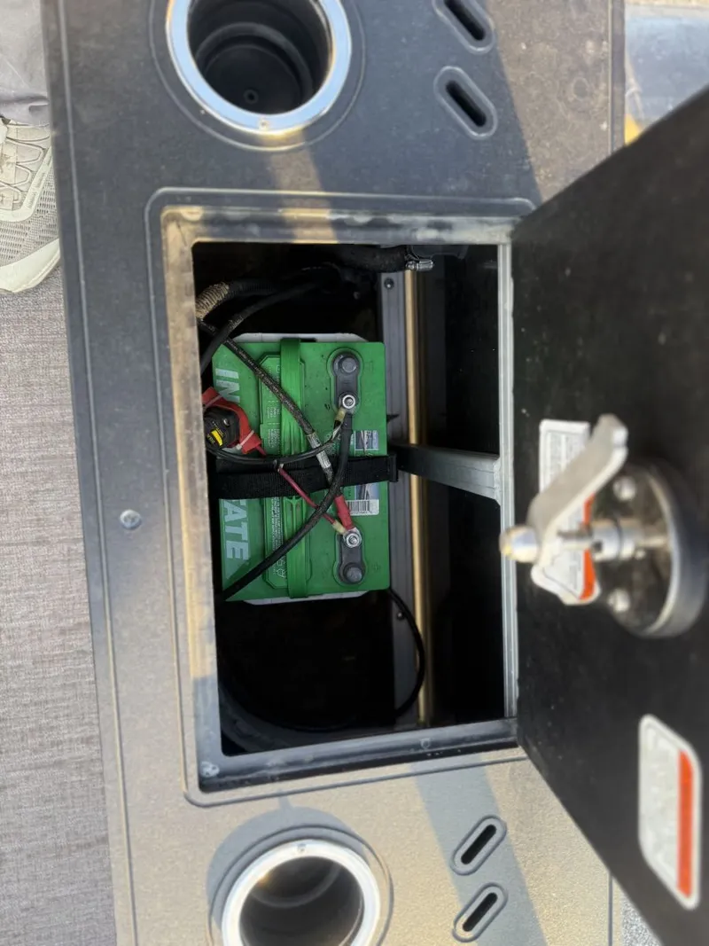 Slide: The Image of Ranger Reata 220F 2020 - 31