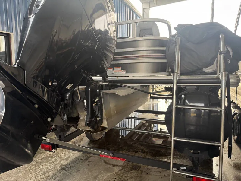 Slide: The Image of Ranger Reata 220F 2020 - 53