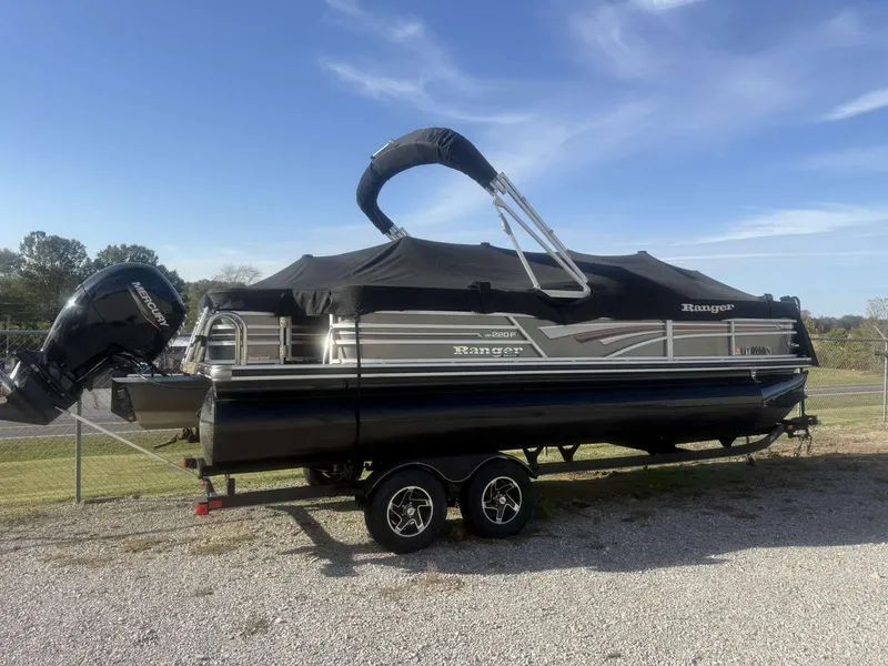 Slide: The Image of Ranger Reata 220F 2020 - 64