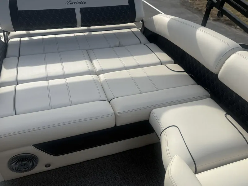 Slide: The Image of Barletta Lusso L25U 2025 - 10