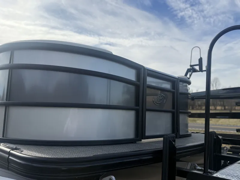 Slide: The Image of Barletta Lusso L25U 2025 - 30