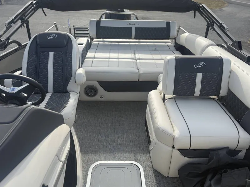 Slide: The Image of Barletta Lusso L25U 2025 - 7