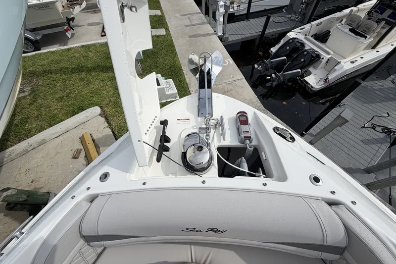 Slide: The Image of Sea Ray SLX 280 Outboard 2026 - 26