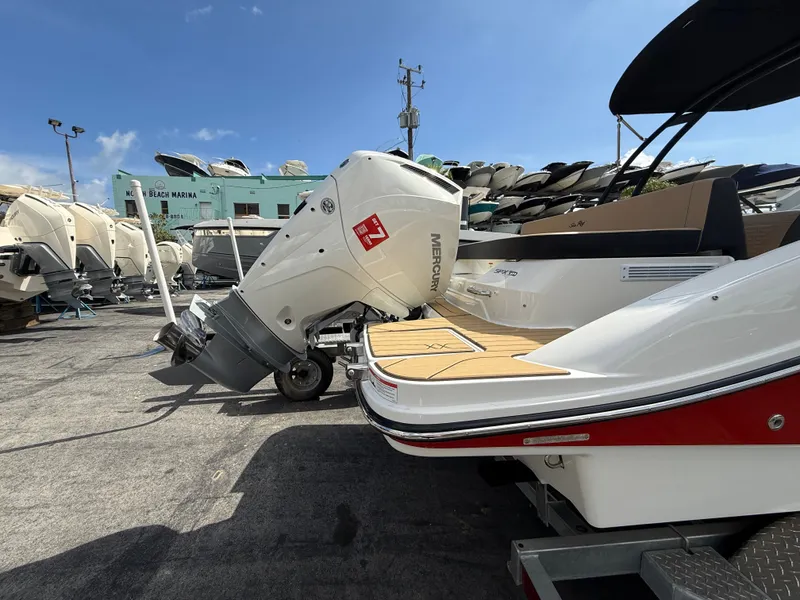 Slide: The Image of Sea Ray SPX 210 Outboard 2026 - 18