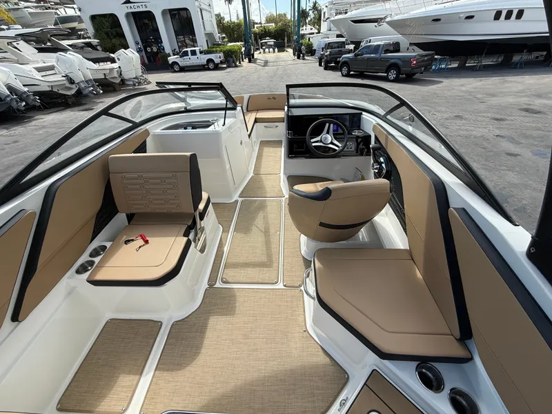 Slide: The Image of Sea Ray SPX 210 Outboard 2026 - 4