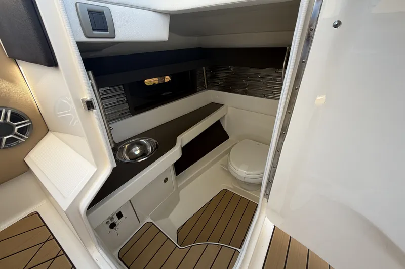 Slide: The Image of Sea Ray SLX 310 Outboard 2026 - 22