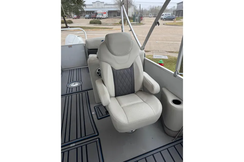 Slide: The Image of Luxurious seating on 2020 Starcraft SLS 3 boat with modern design and comfort. - 8