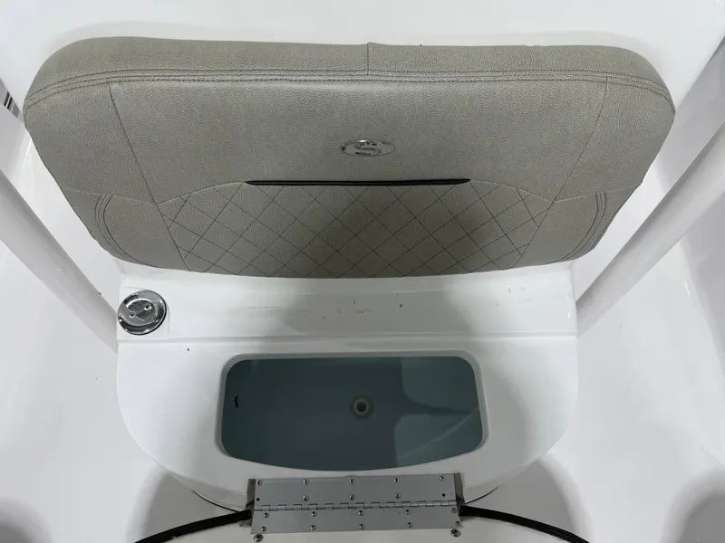 Slide: The Image of Sportsman Heritage 231 Center Console 2022 - 16