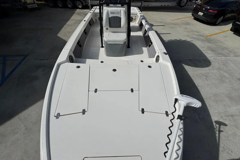 Slide: The Image of 2023 Pathfinder 2500 Hybrid boat, spacious deck, equipped with Minn Kota trolling motor. - 20